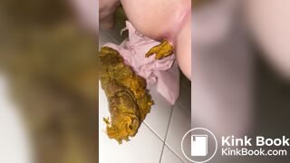 japanese girl poop - video 38