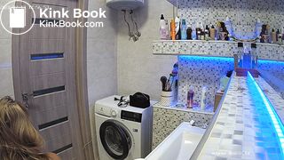 Woman pooping in Toilet 122