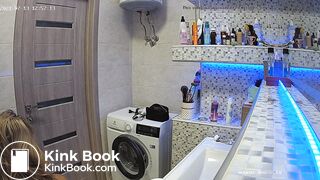 Woman pooping in Toilet 122
