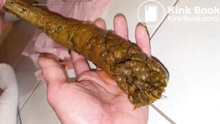 Asian girl pooping - video 21