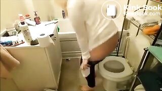 Sexy blonde shitting - video 2
