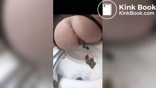 Girl pooping in sink - video 2