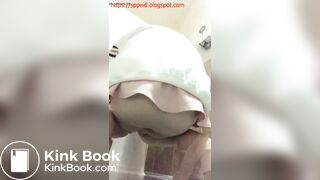 Korean_girl_pantyhose_pooping