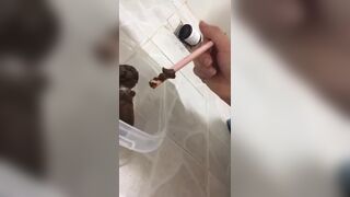 KOREAN WOMAN POOPING - video 35
