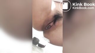 KOREAN WOMAN POOPING - video 35