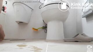 KOREAN WOMAN DIARRHEA - video 2