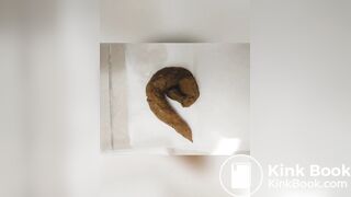 KOREAN WOMAN POOPING - video 8