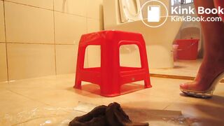 Chinese woman scat - video 3