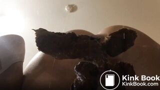 Girl Fucks her ass with Dildo and make it Gape with poo