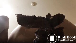Girl Fucks her ass with Dildo and make it Gape with poo