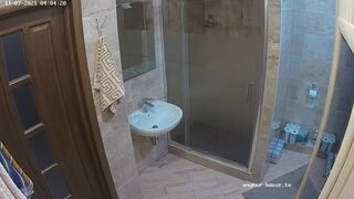 Woman pooping in Toilet 138