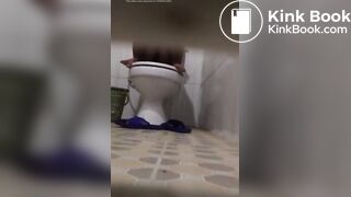 Desi maid pooping
