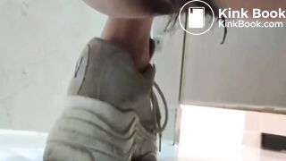[pooing] chinese toilet closeup - 5