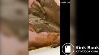 Shit in pussy - video 4