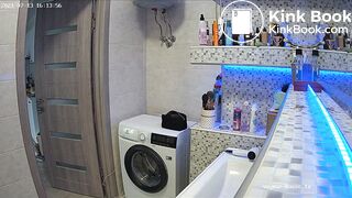 Woman pooping in Toilet 111