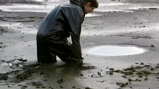 Girl in mud - video 2