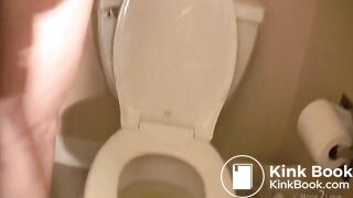 Mature BBW needs toilet paper