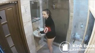Woman pooping in Toilet 132