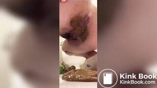 Pretty girl pooping - video 13