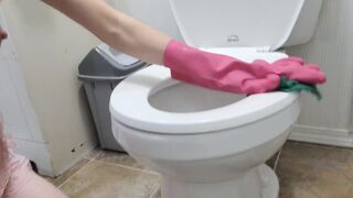 Some nice dirty bathroom roleplay