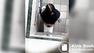 Sexy Latina takes a smelly poop