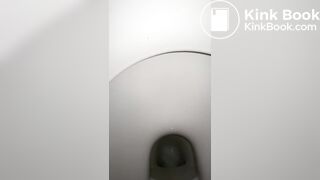 GF Pooping 04