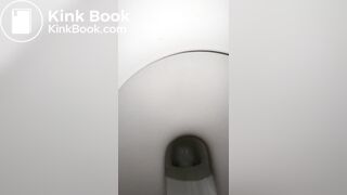 GF Pooping 04
