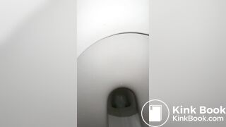 GF Pooping 04
