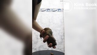 Shitting in a lovely hand