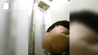 Fat girl pooping huge logs