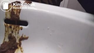 Ebony shits all over sink