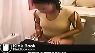 Ebony Toilet dookie