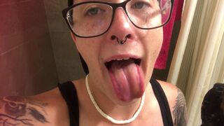 Pierced nerd licks shitty panties