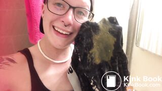 Pierced nerd licks shitty panties