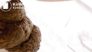 Twitter Korean girl POOPs on the pad (트위터 여중생 스캇 바닥 스캇)