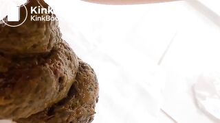 Twitter Korean girl POOPs on the pad (트위터 여중생 스캇 바닥 스캇)