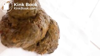 Twitter Korean girl POOPs on the pad (트위터 여중생 스캇 바닥 스캇)