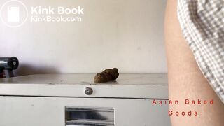 she started cleaning up after she got ogazm and shat he