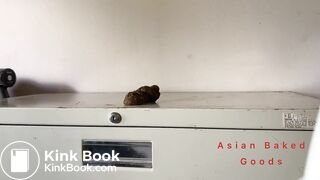 she started cleaning up after she got ogazm and shat he