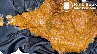 Black leggings poop - video 3