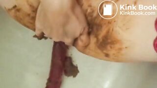 Girl dildos & smears