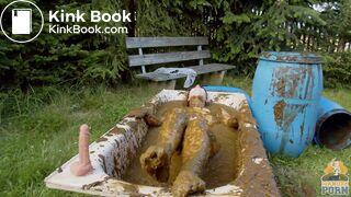 Lyndra cooling off with cowshit