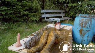 Lyndra cooling off with cowshit