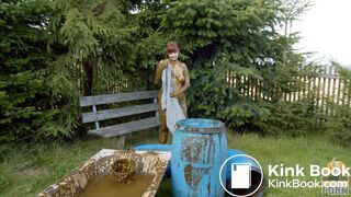 Lyndra cooling off with cowshit