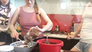 3 girls eat scat muffins