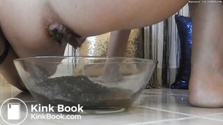 Creamy dark poo in a bowl