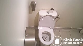 CLASSIC french_girl_spied_in_toilets_at_gym