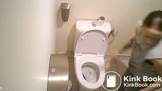 CLASSIC french_girl_spied_in_toilets_at_gym