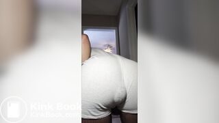 Ebony poo pants - video 2