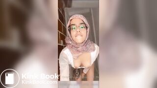 Asian gyal shit herself